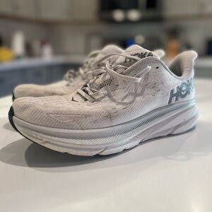HOKA men’s Clifton 9 white size 13